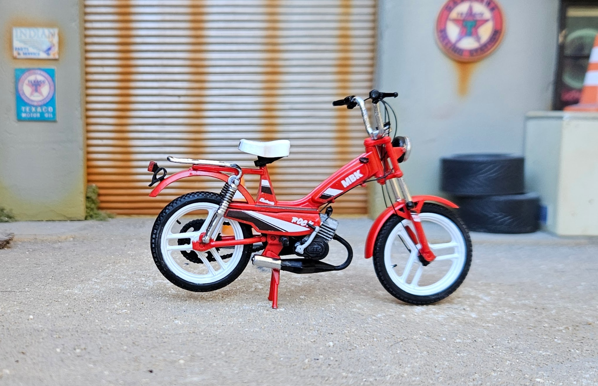 Mbk 51 Rock Rouge Et Blanche 1/18