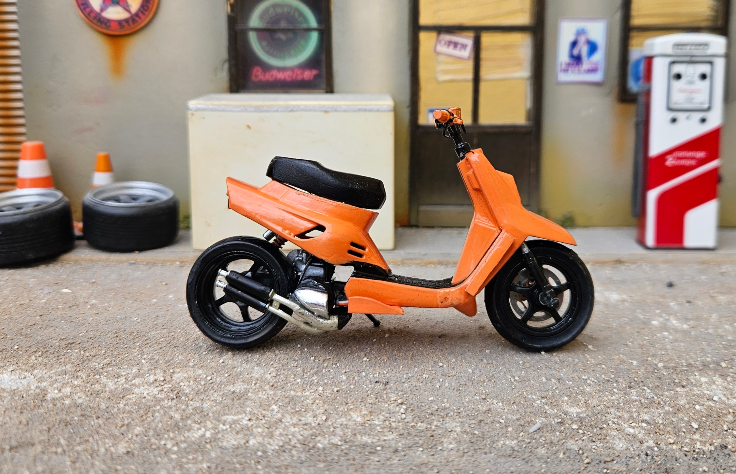 Mbk Booster  Orange Kit Bcd 1/18