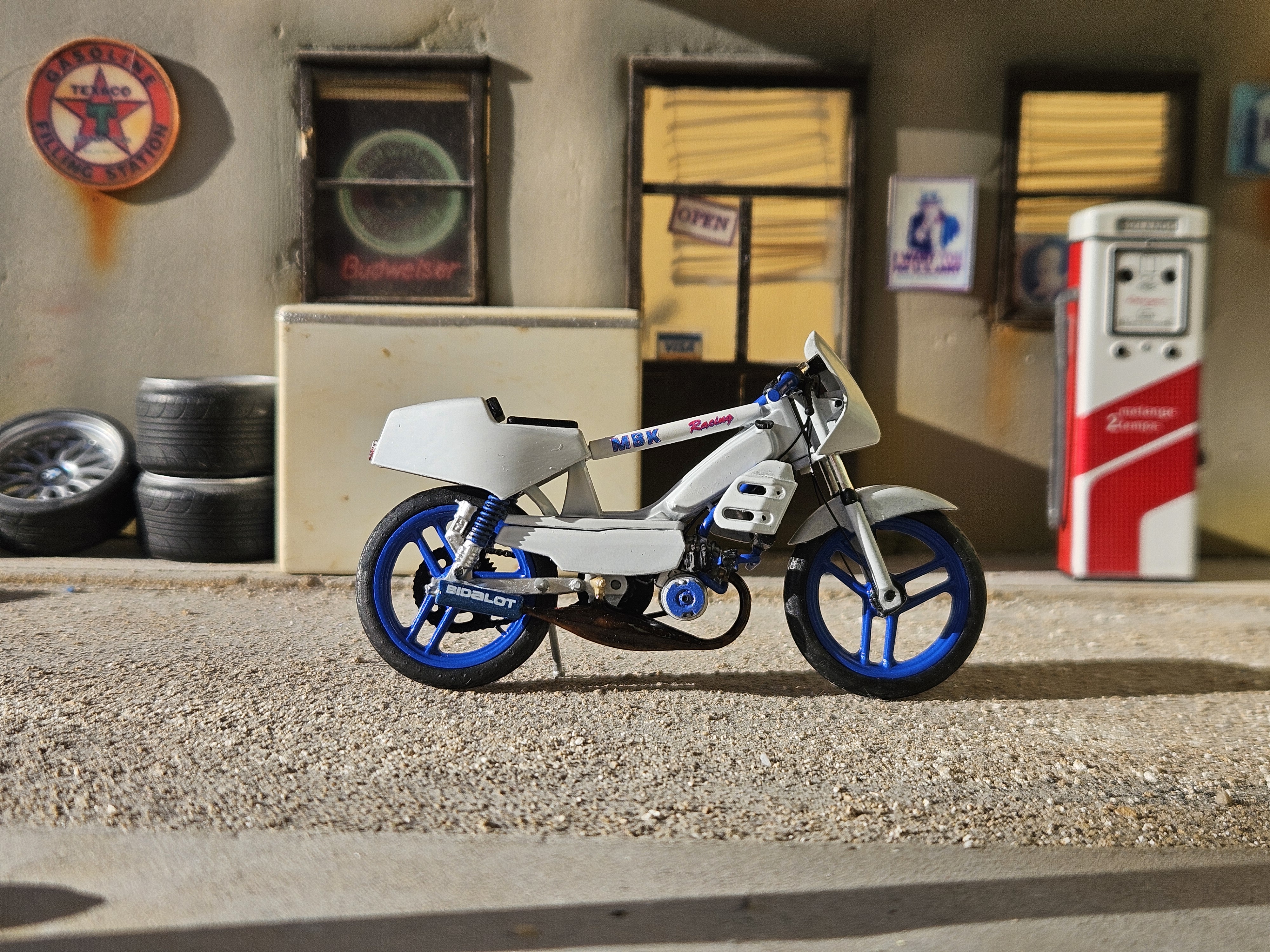 Mbk 51 Magnum Racing Blanche Moteur G2 Pot Bidalot 1/18