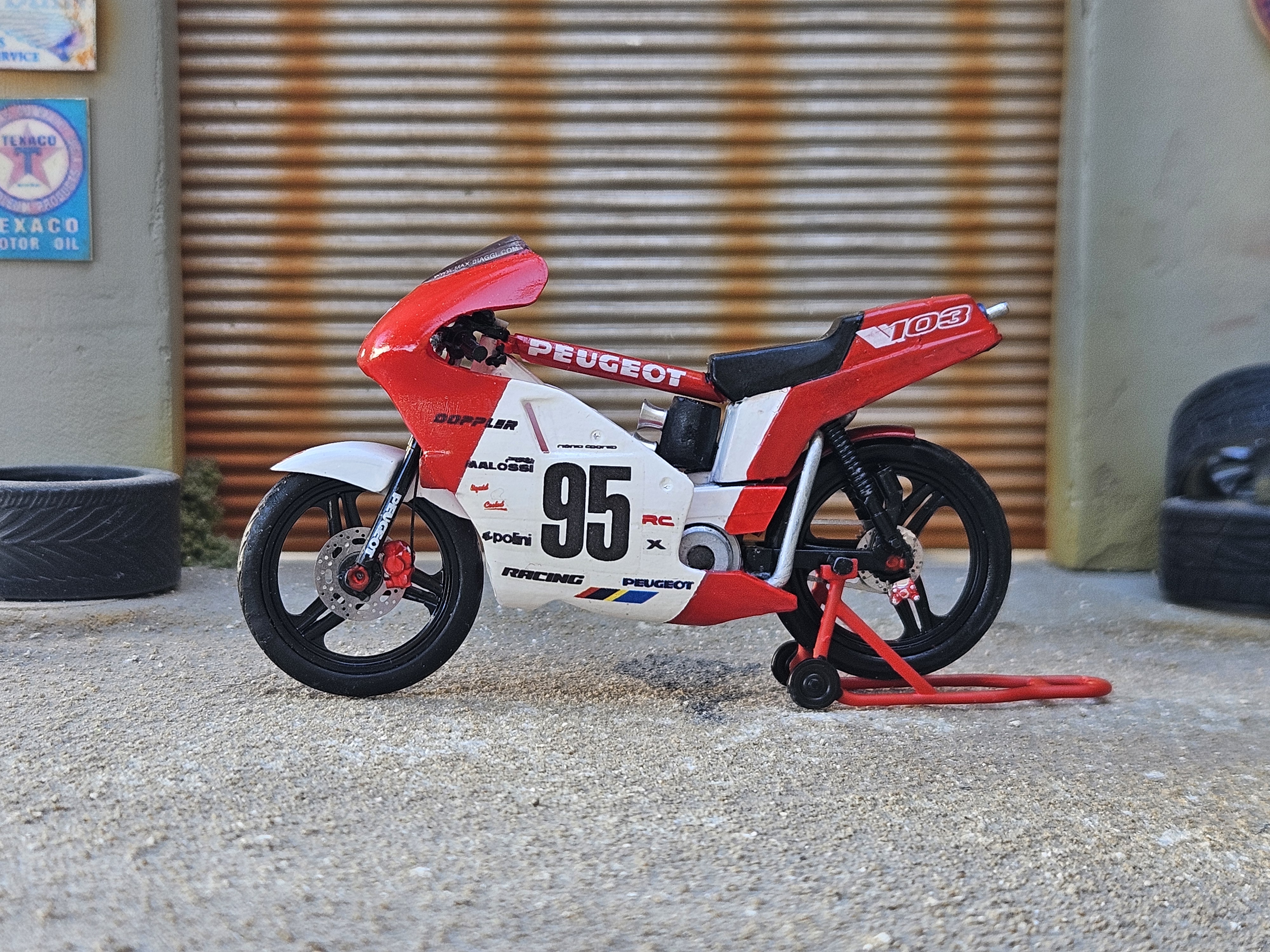 Peugeot 103 Rcx Blanche Rouge Carenage Competition 1/18