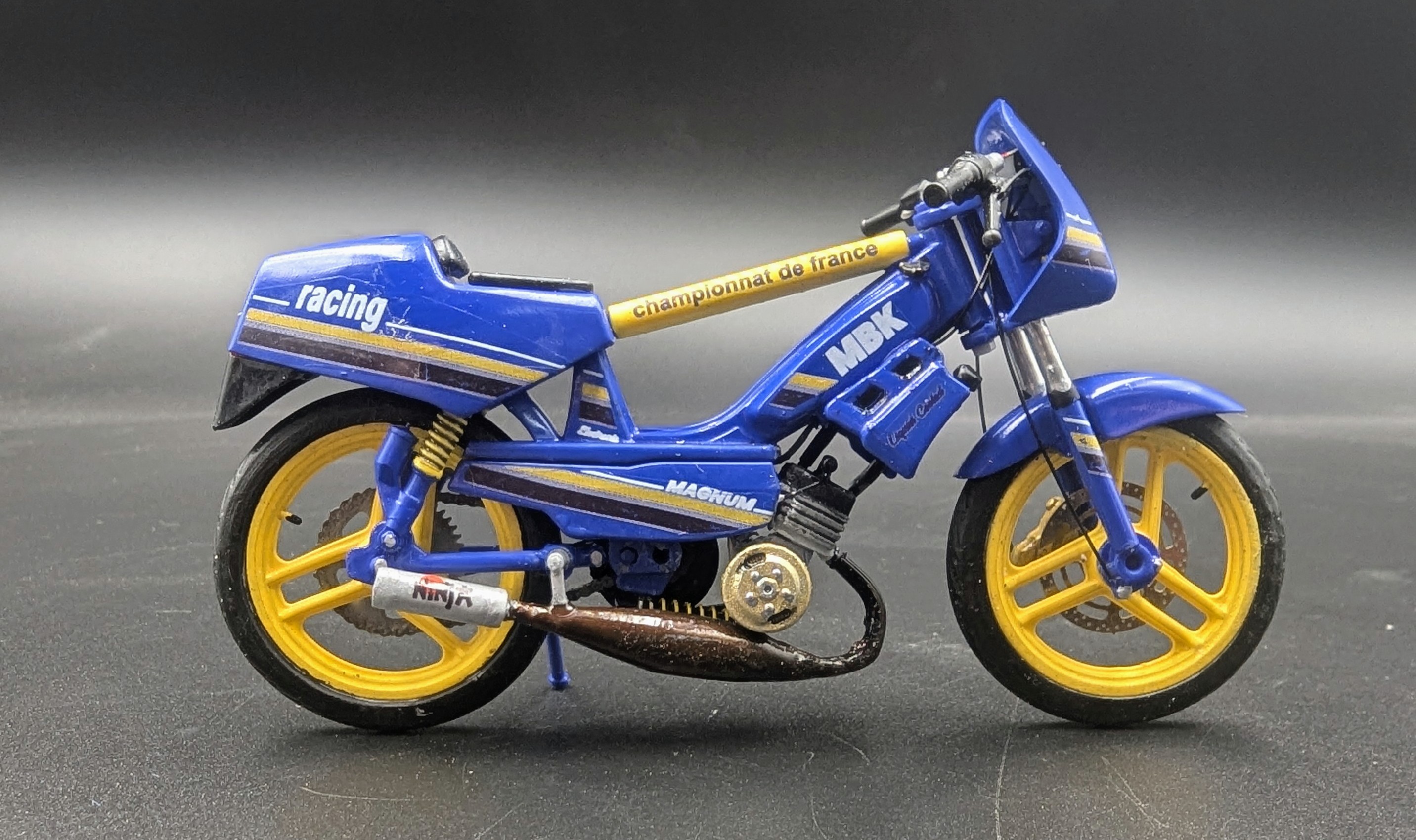Mbk 51 Magnum Racing Bleu 88 Pot Ninja G2 1/18