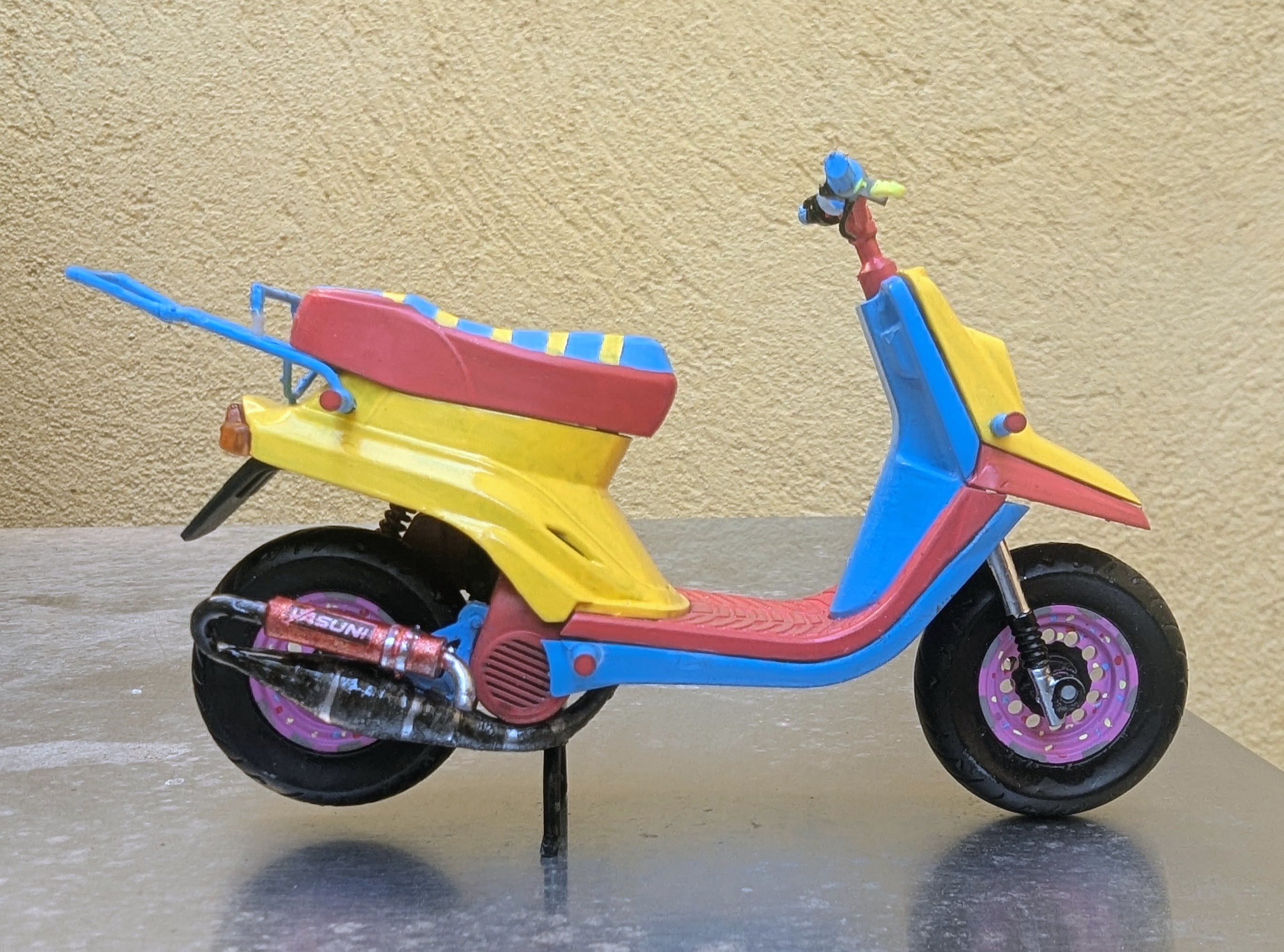 Mbk Booster  Jaune Mbk Booster Simpson 1/18