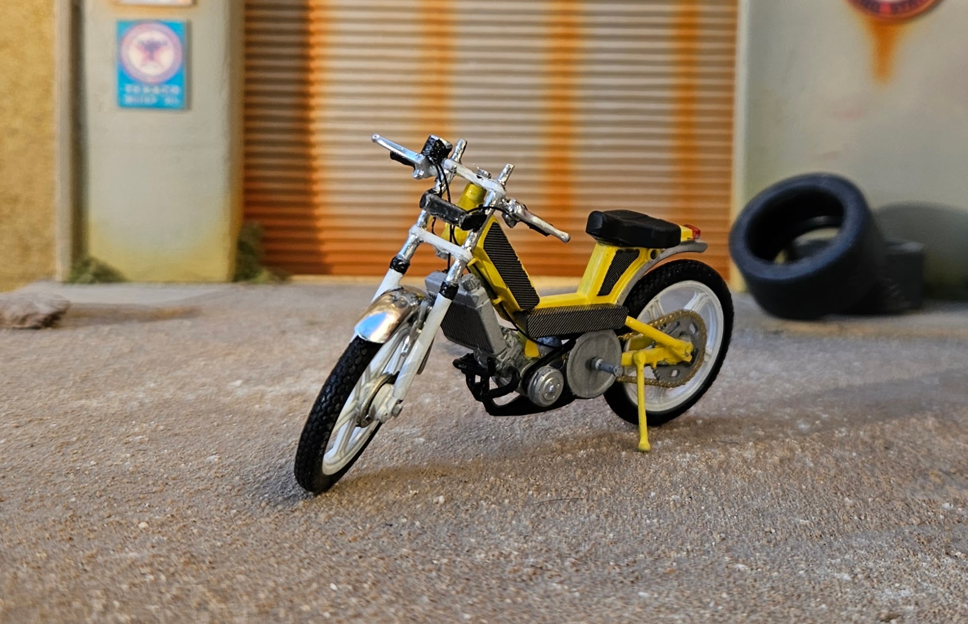 Peugeot 103 Sp Jaune Pot Ninja Warm Up Et Bras Oscillant Renforc 1/18