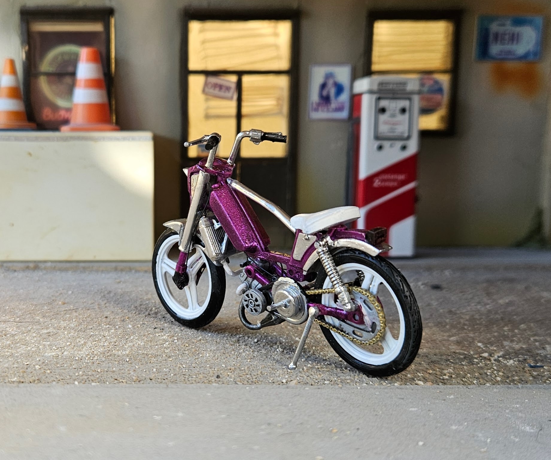 Peugeot 103 Mvl Dark Purple Peinture Metallisee Moteur G2 1/18