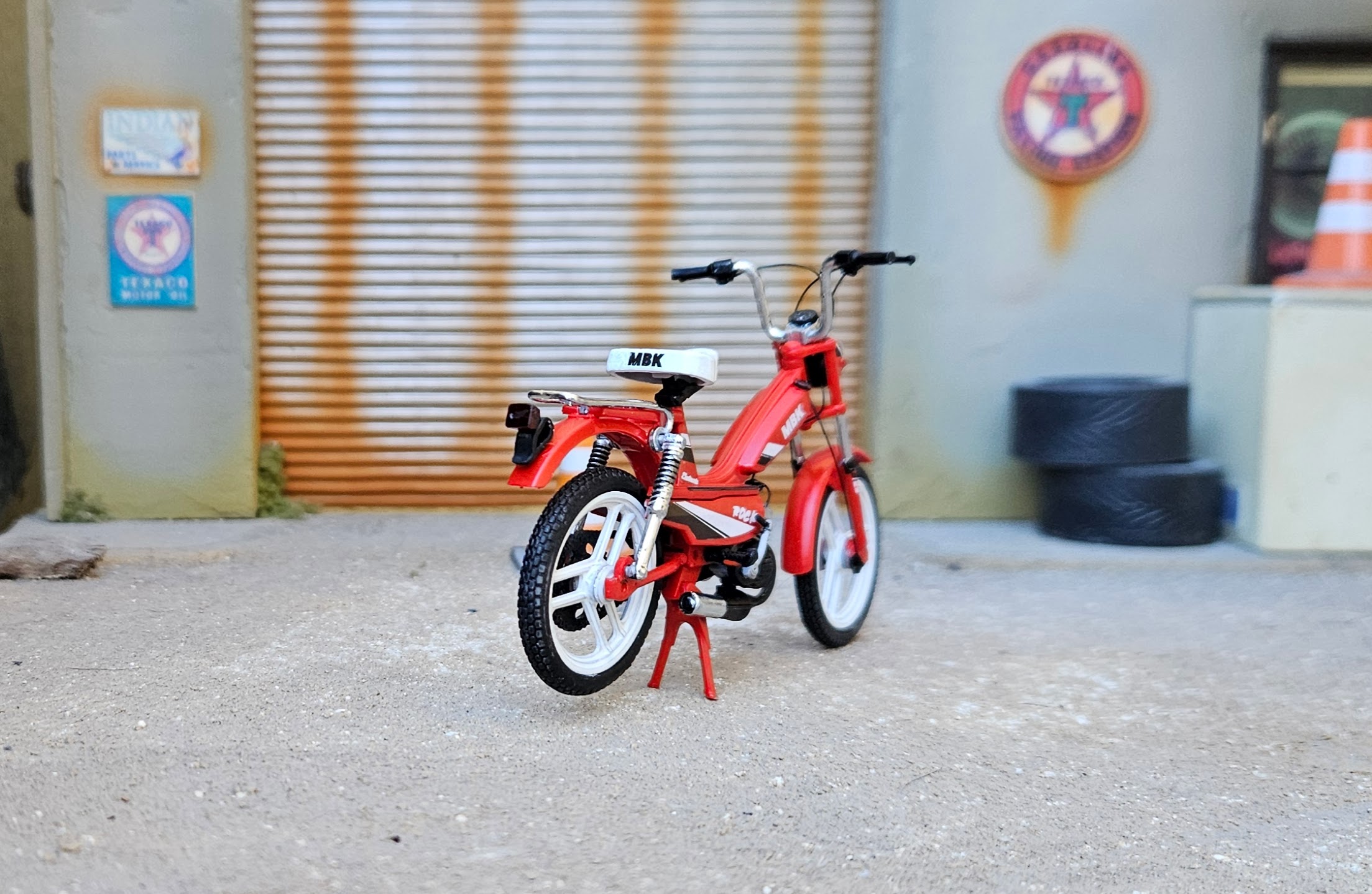 Mbk 51 Rock Rouge Et Blanche 1/18