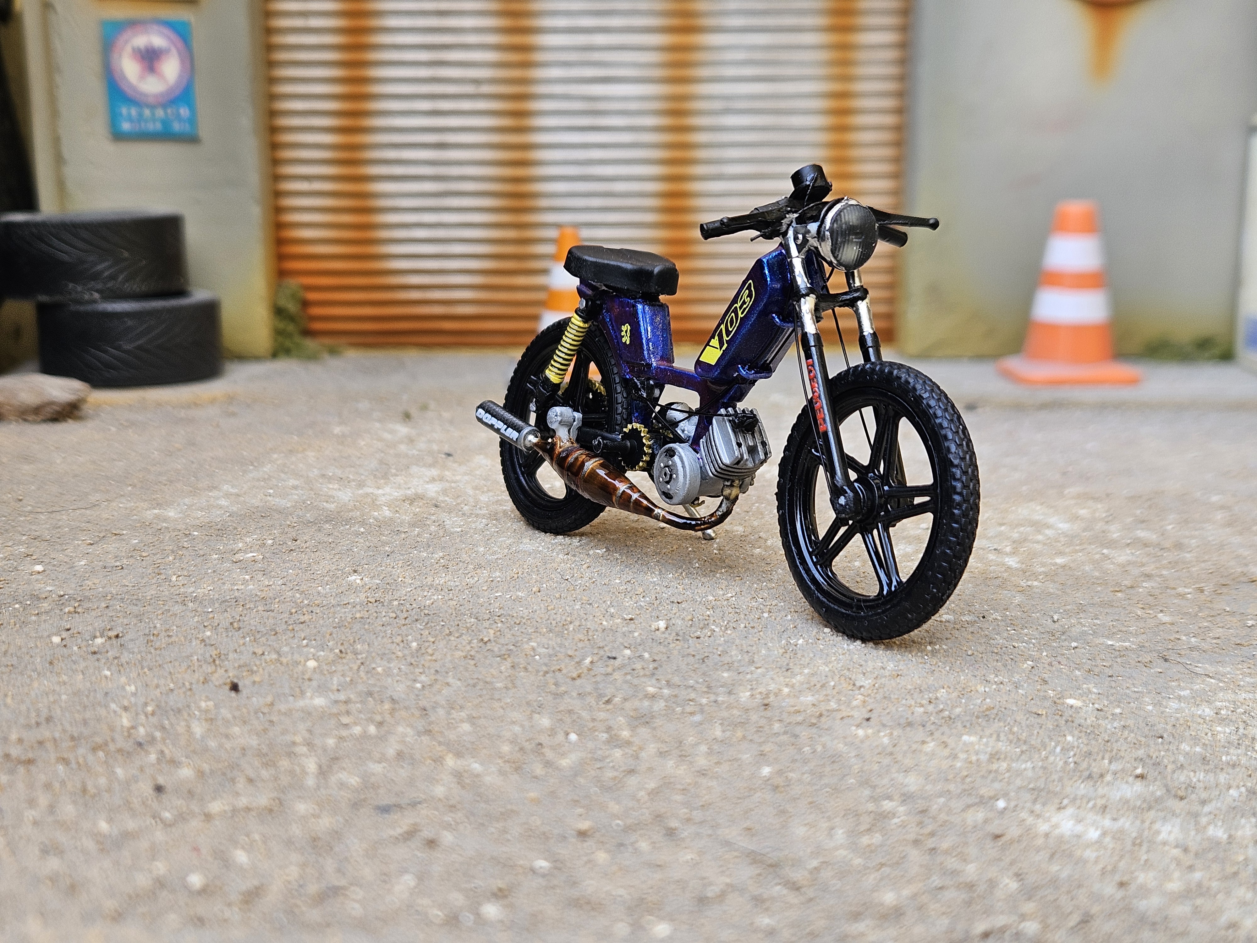 Peugeot 103 Sp Bleu Type Cafe Racer Pot Doppler Carbone 1/18