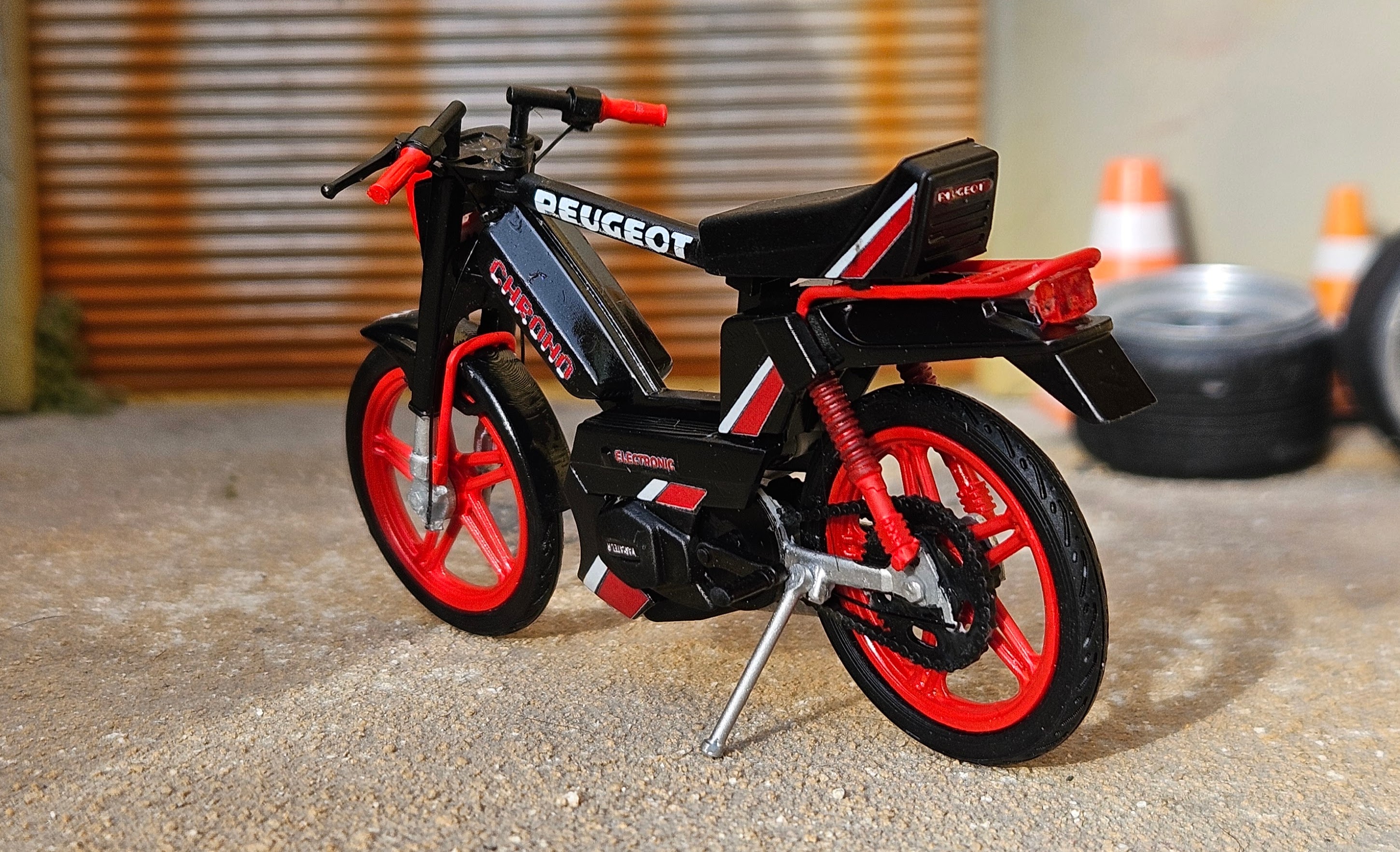 Peugeot 103 Chrono Noir Et Rouge Origine 1/18