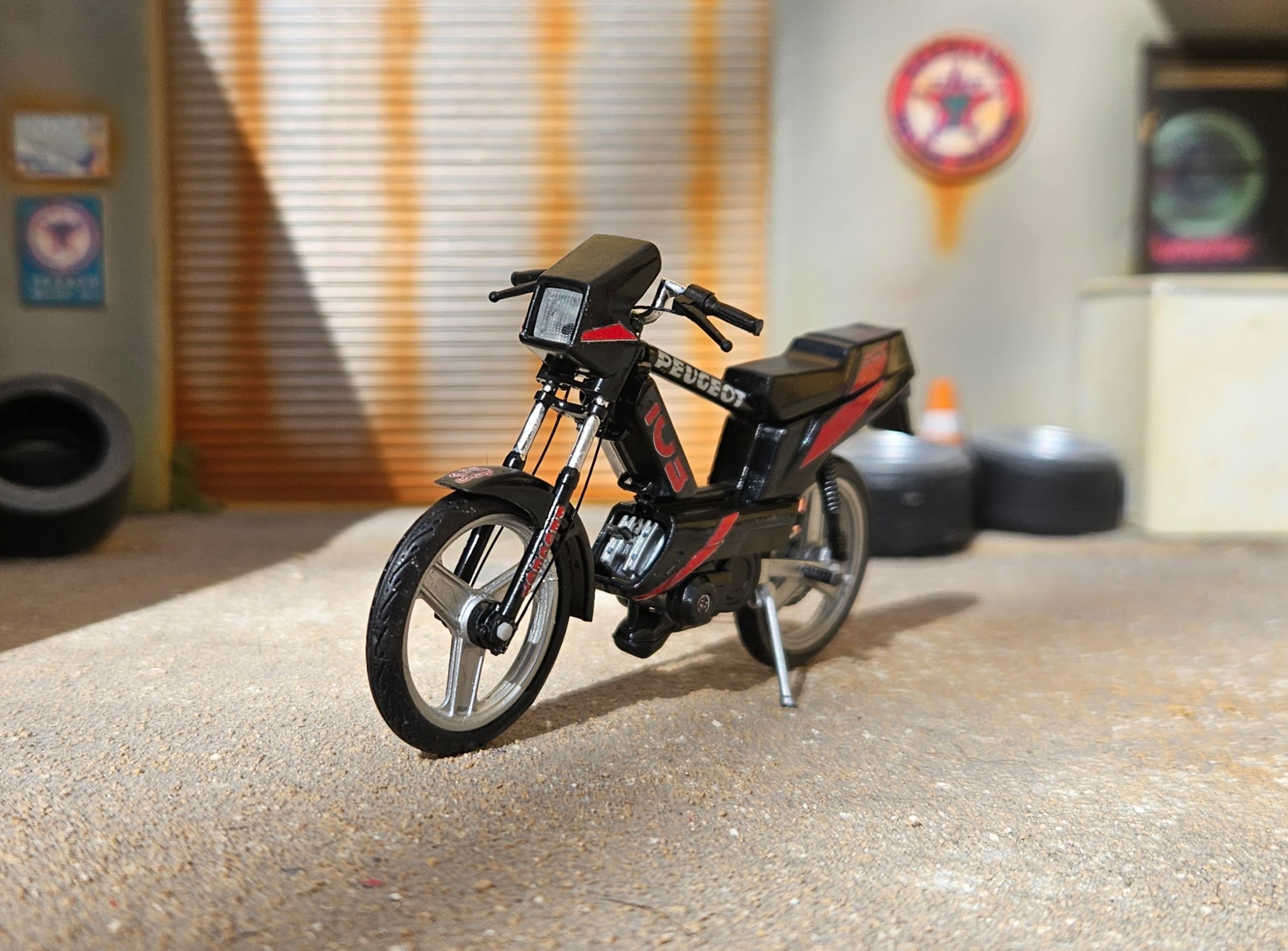 Peugeot 103 Rcx Noir Et Rouge Air Entierement Origine 1/18