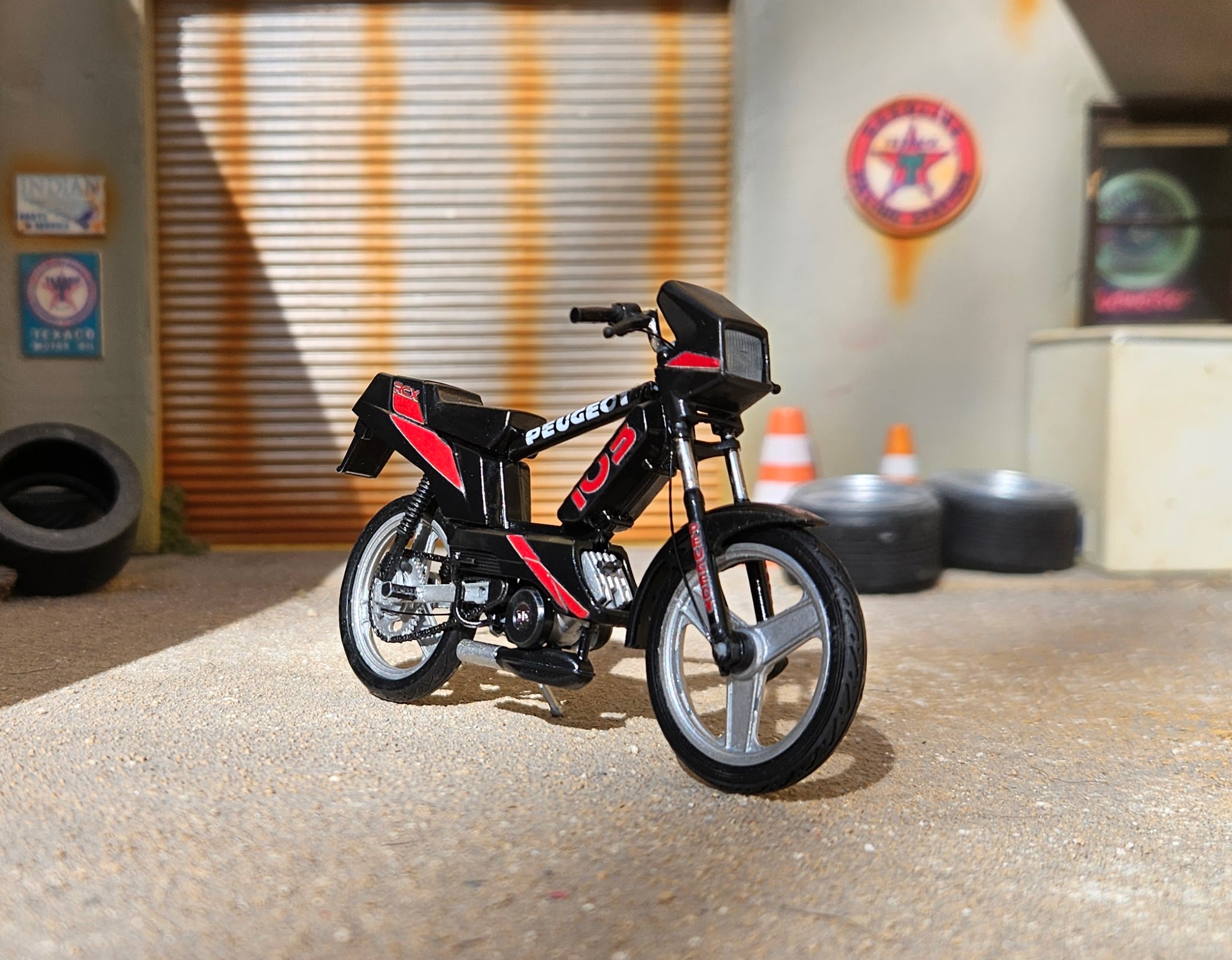 Peugeot 103 Rcx Noir Et Rouge Air Entierement Origine 1/18