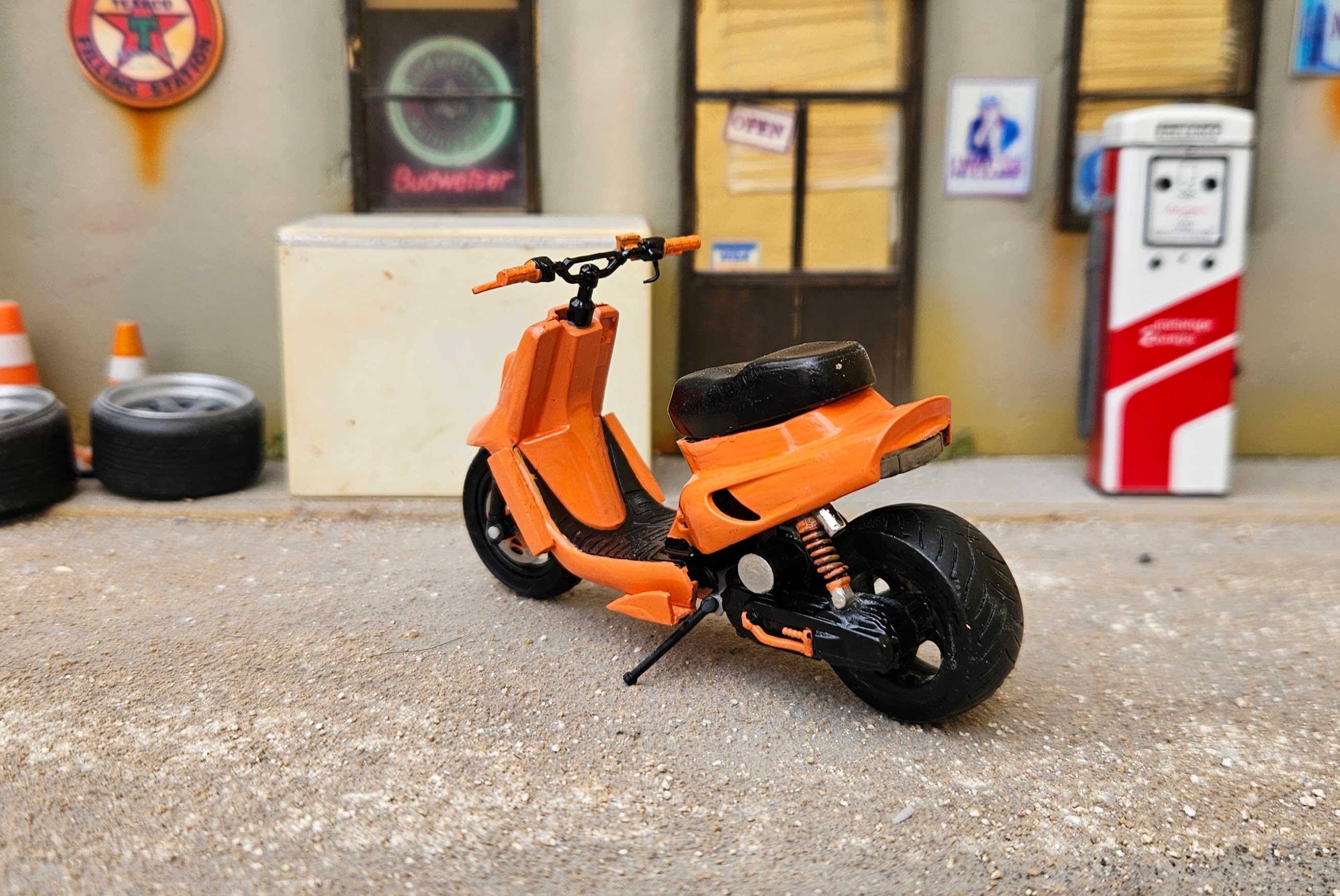 Mbk Booster  Orange Kit Bcd 1/18