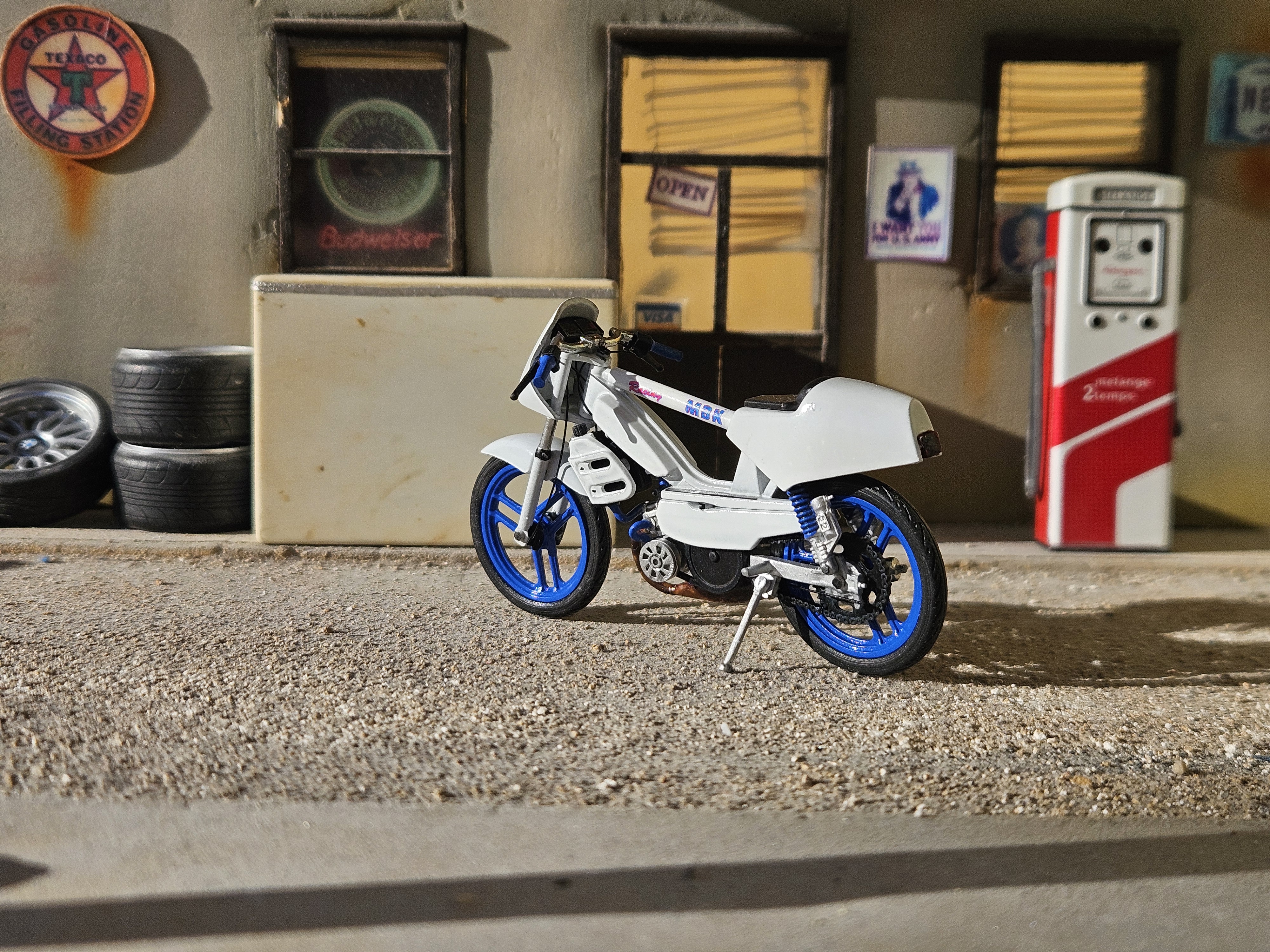 Mbk 51 Magnum Racing Blanche Moteur G2 Pot Bidalot 1/18