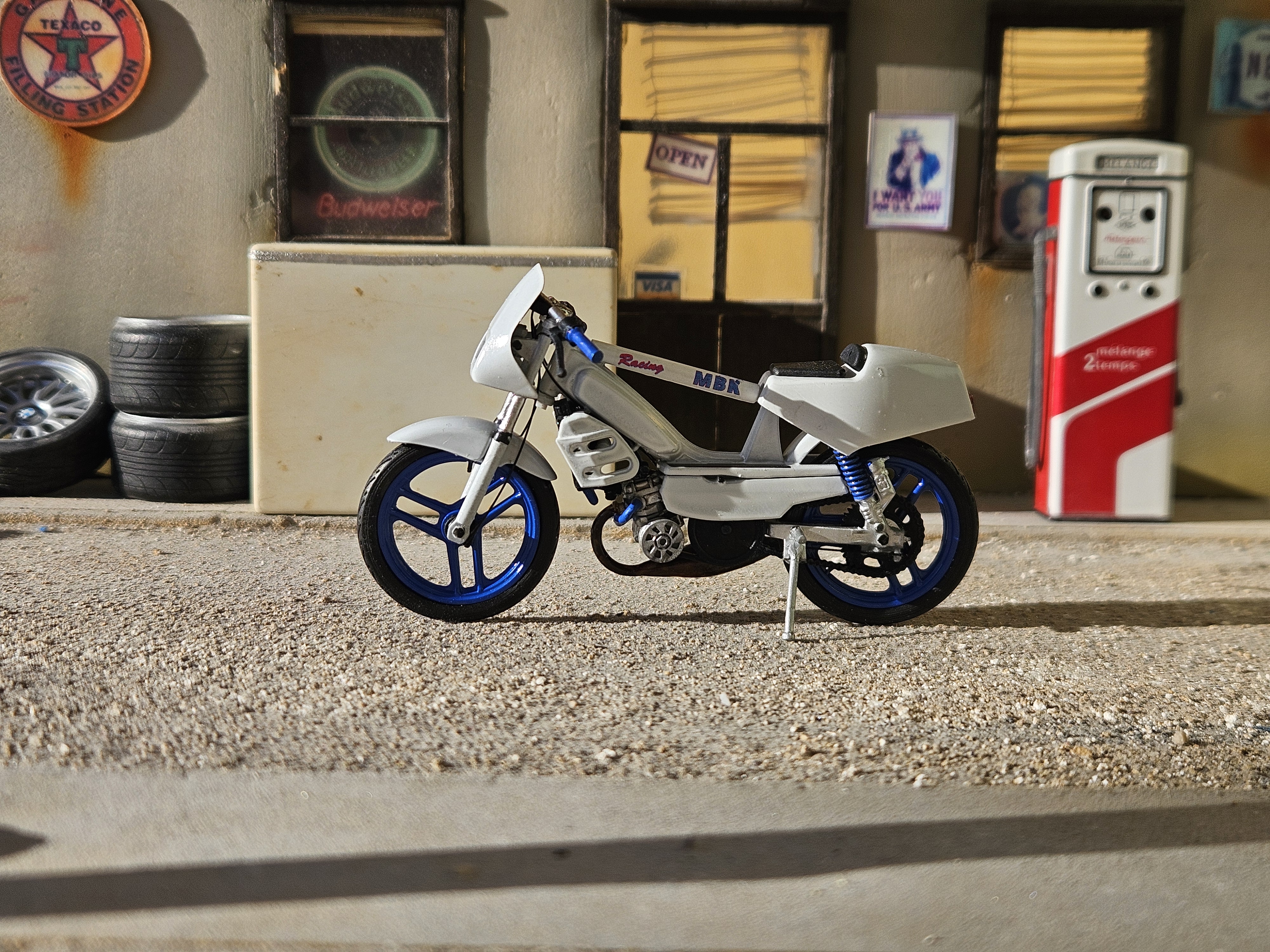 Mbk 51 Magnum Racing Blanche Moteur G2 Pot Bidalot 1/18