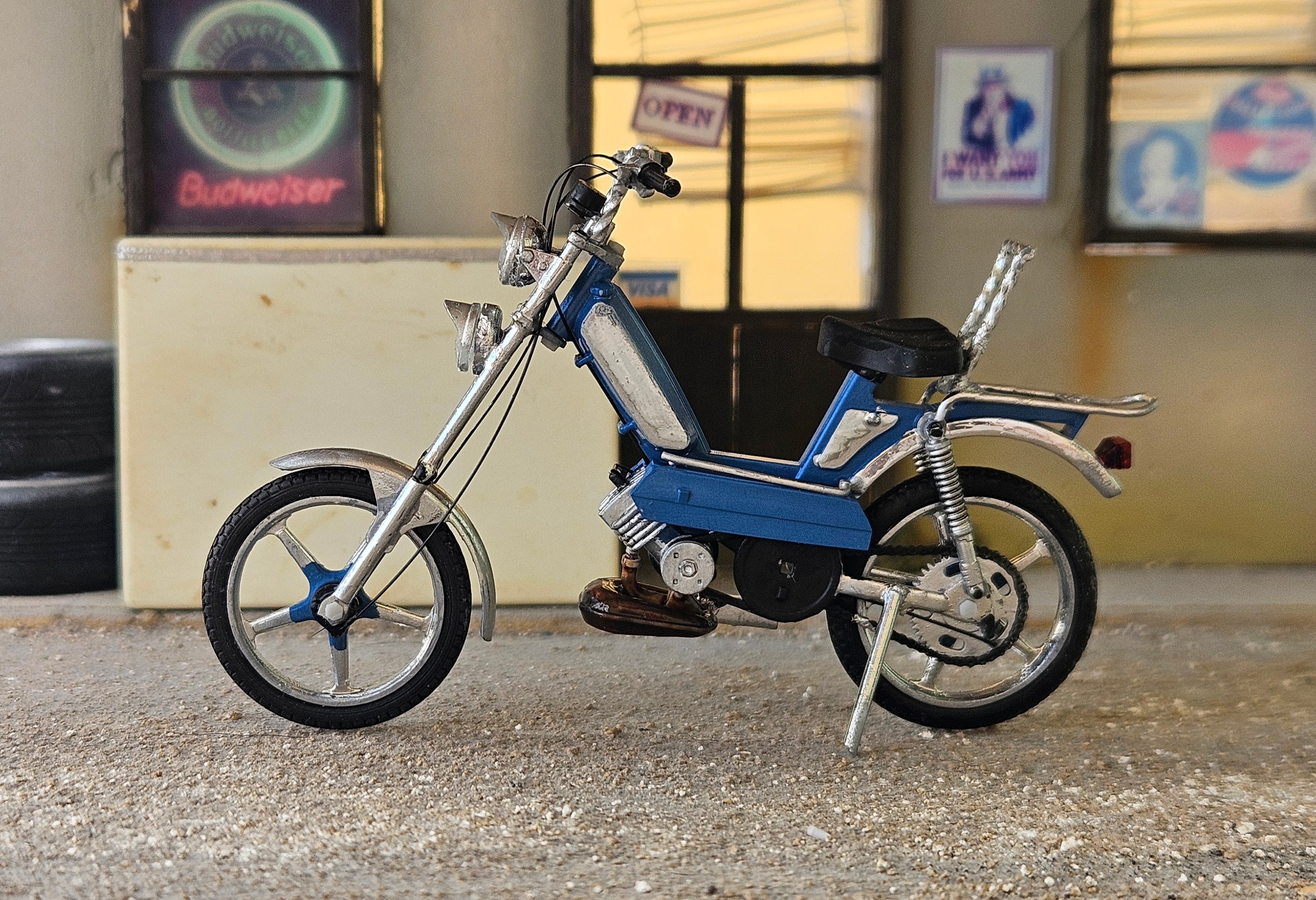 Peugeot 103 Sp Bleu Chopper Pot Serpentin 1/18