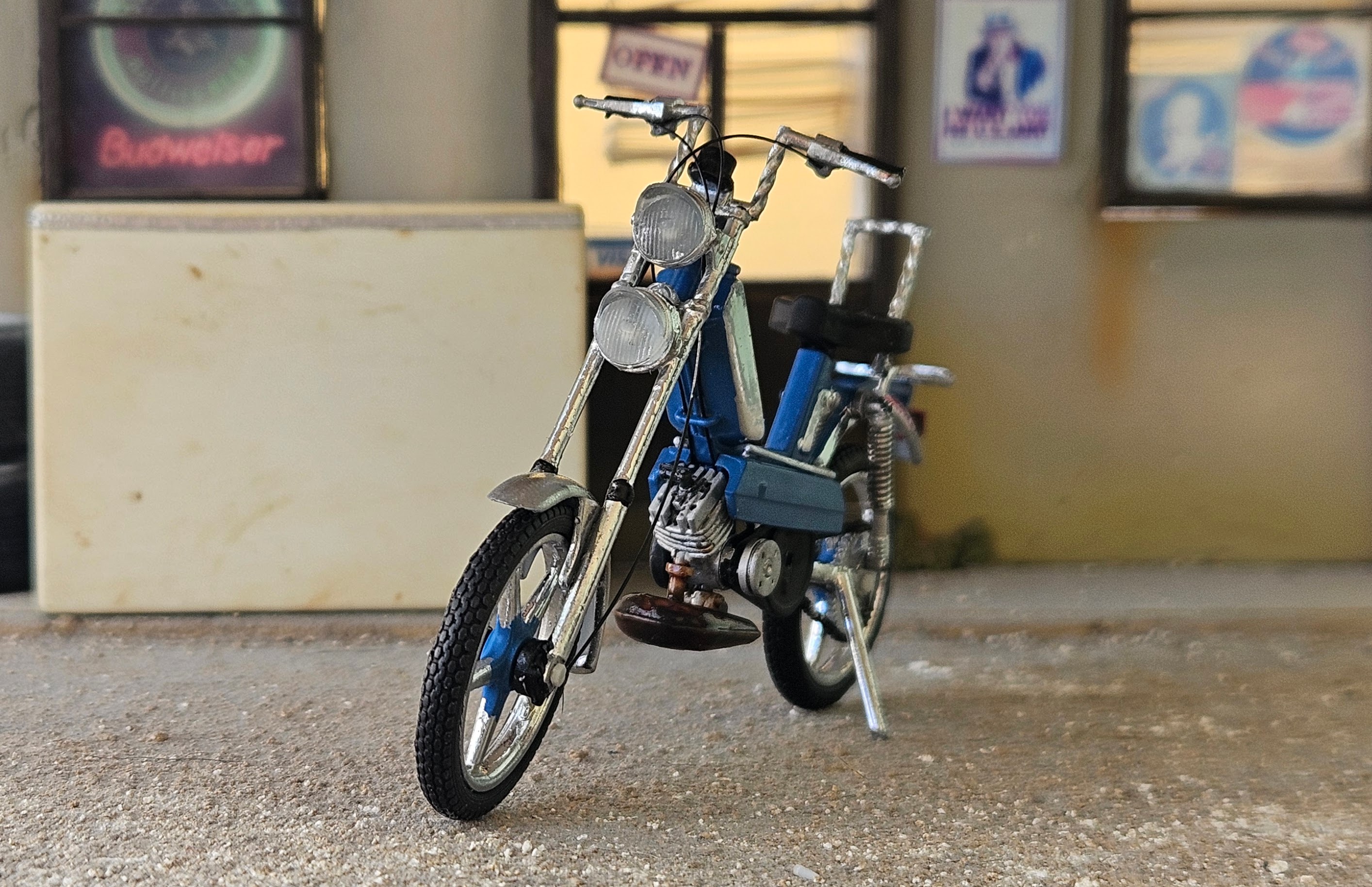 Peugeot 103 Sp Bleu Chopper Pot Serpentin 1/18