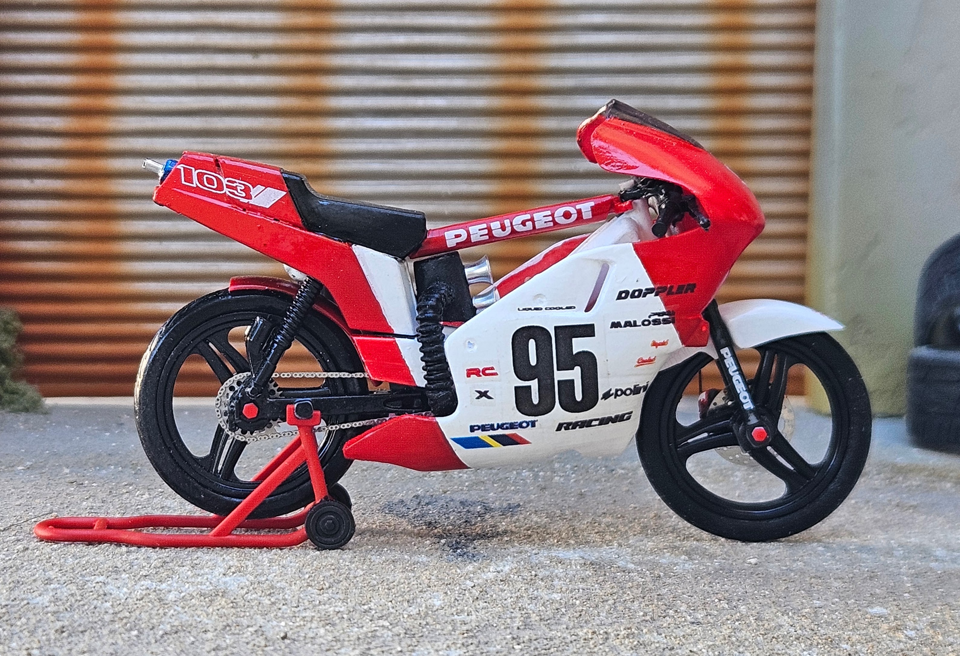 Peugeot 103 Rcx Blanche Rouge Carenage Competition 1/18