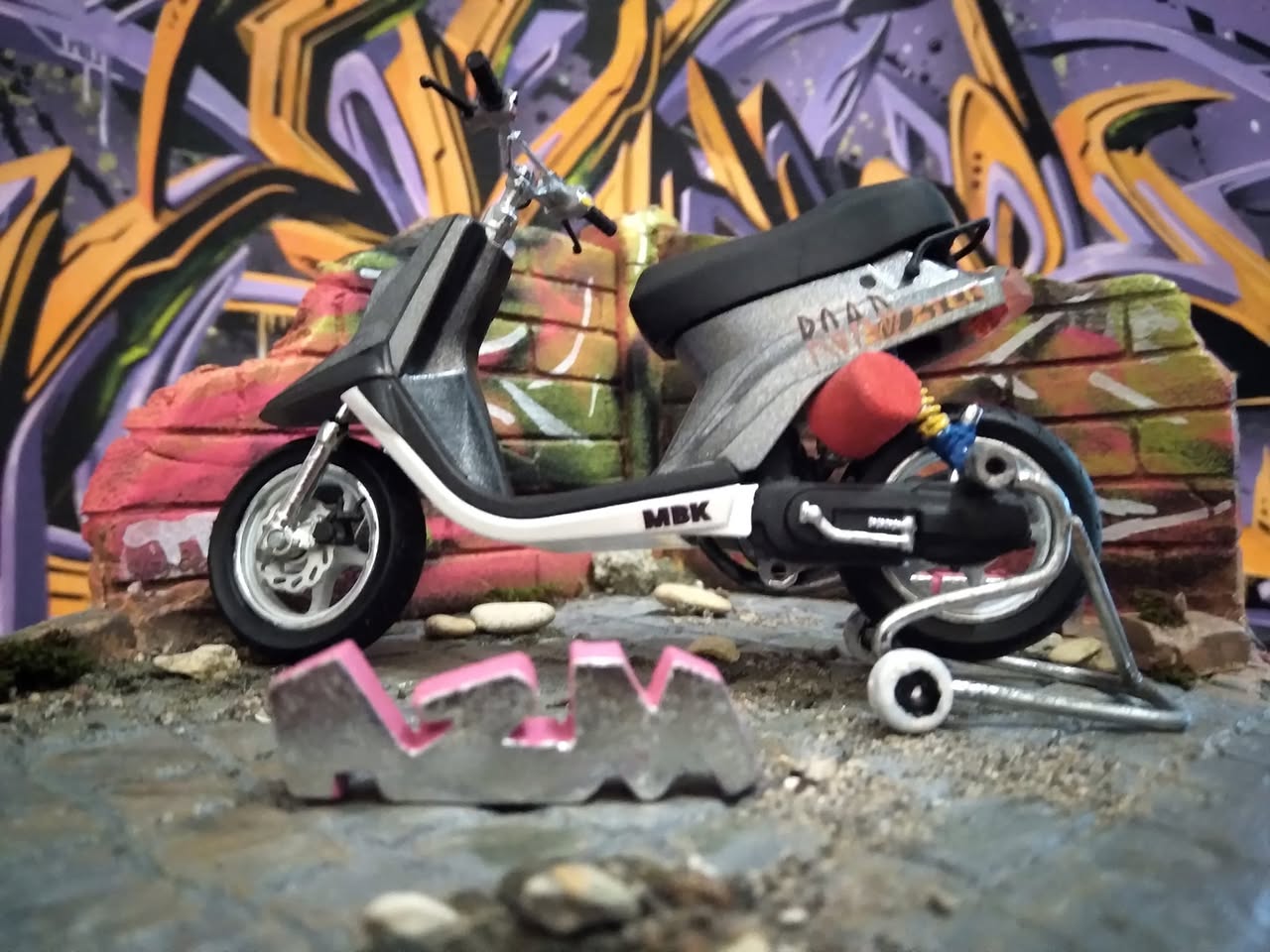 Mbk Booster  Gris Road Pot Yasuni 1/18