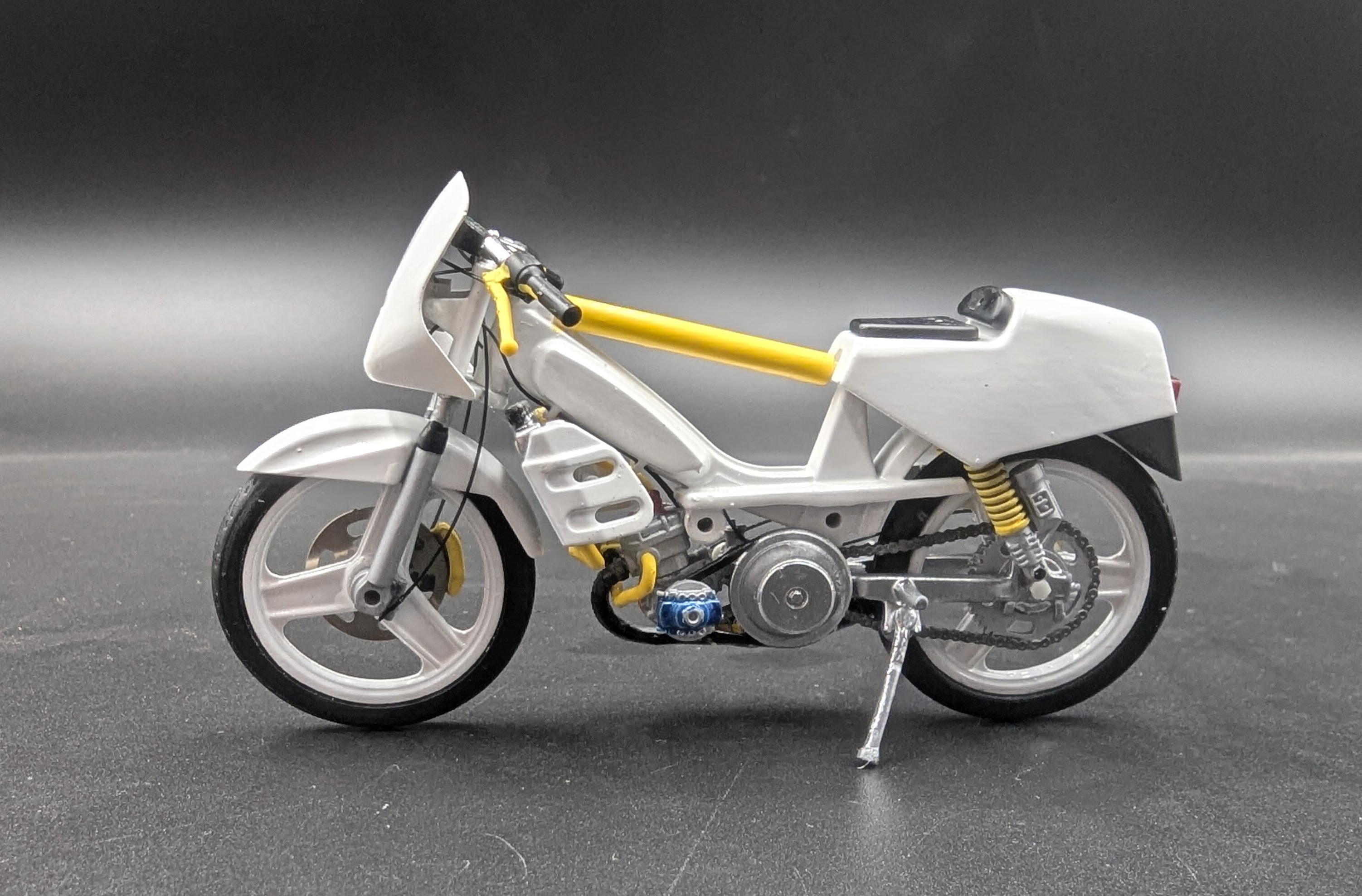Mbk 51 Magnum Racing Blanche Moteur G2 Pot Bidalot 1/18
