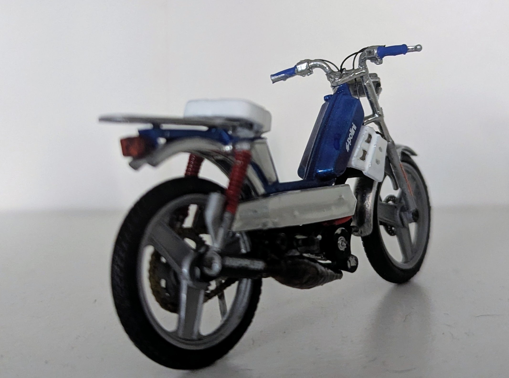 Peugeot 103 Sp Bleu Et Carter Chrome Pot Doppler 1/18