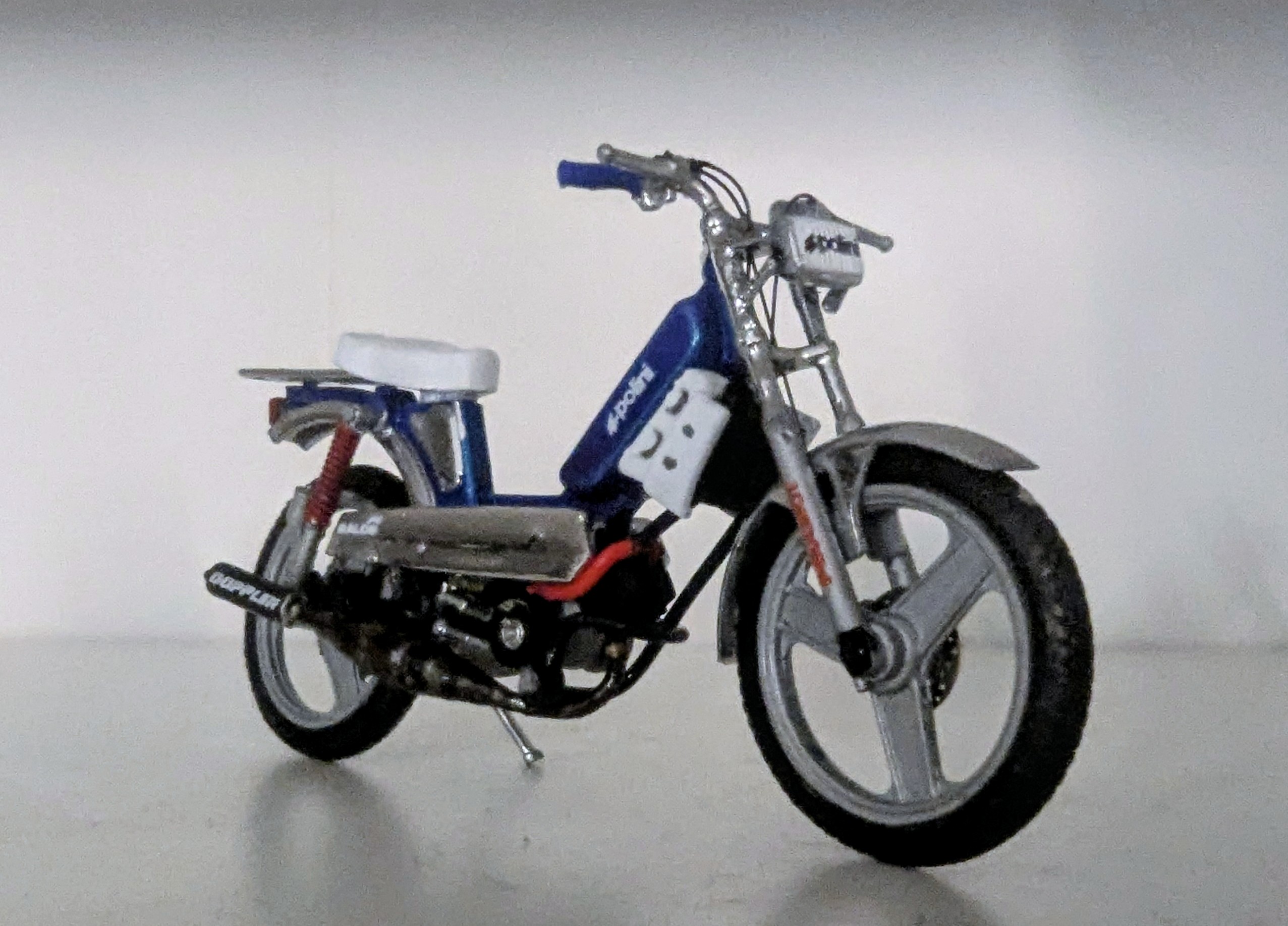 Peugeot 103 Sp Bleu Et Carter Chrome Pot Doppler 1/18