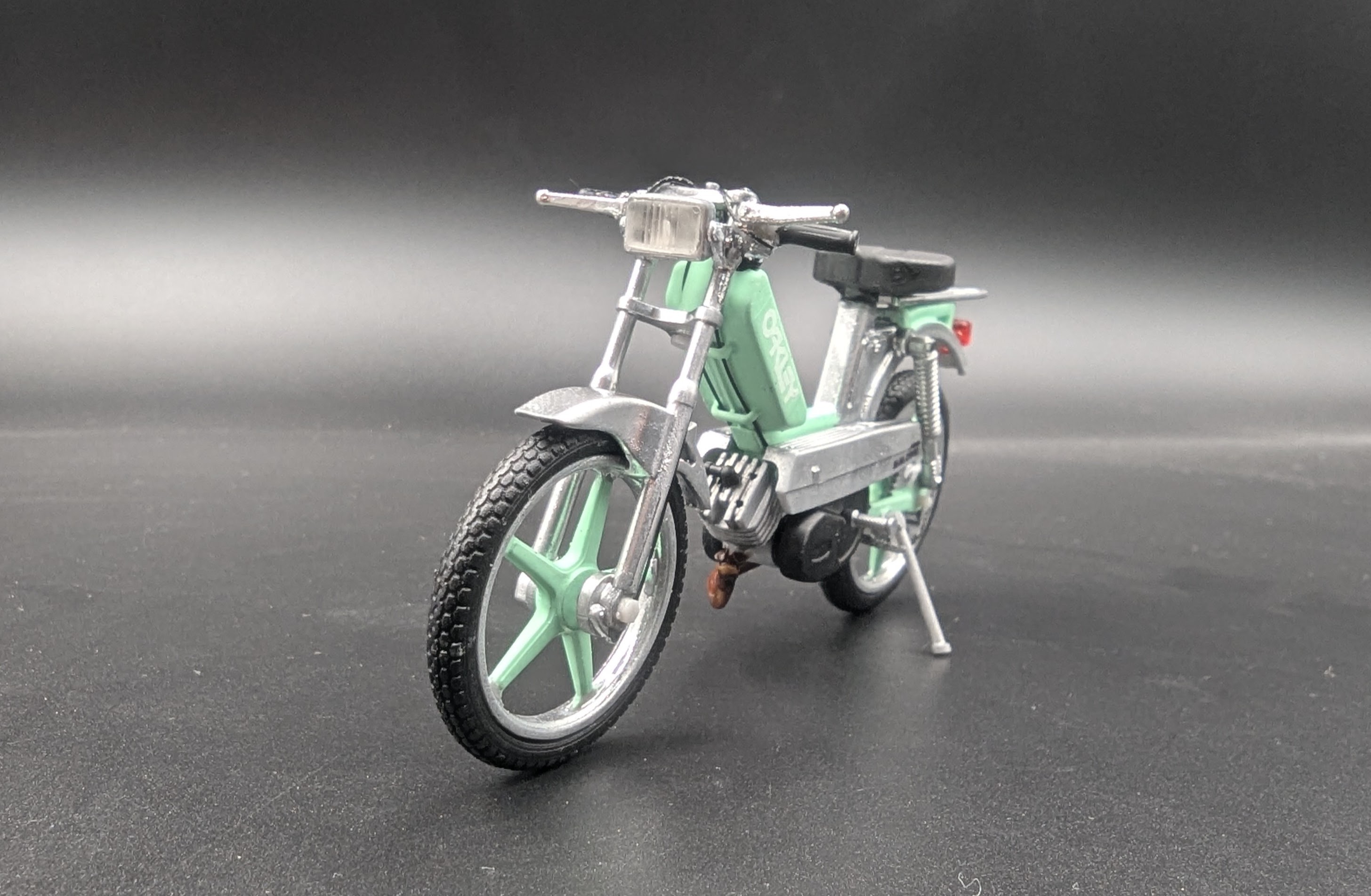 Peugeot 103 Sp Verte Chrome Pot Ninja G1 Cartouche Carte Noire 1/18